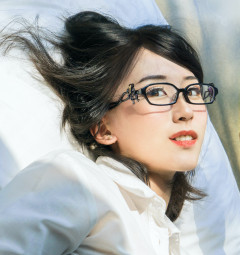 Larissa Rochefort - Trakteer.id